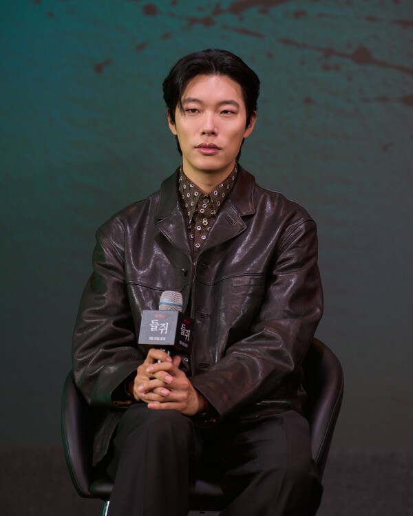 [현장] '<b>들쥐</b>' 류준열 "<b>결말</b>까지 보고 싶어서 출연 결정"